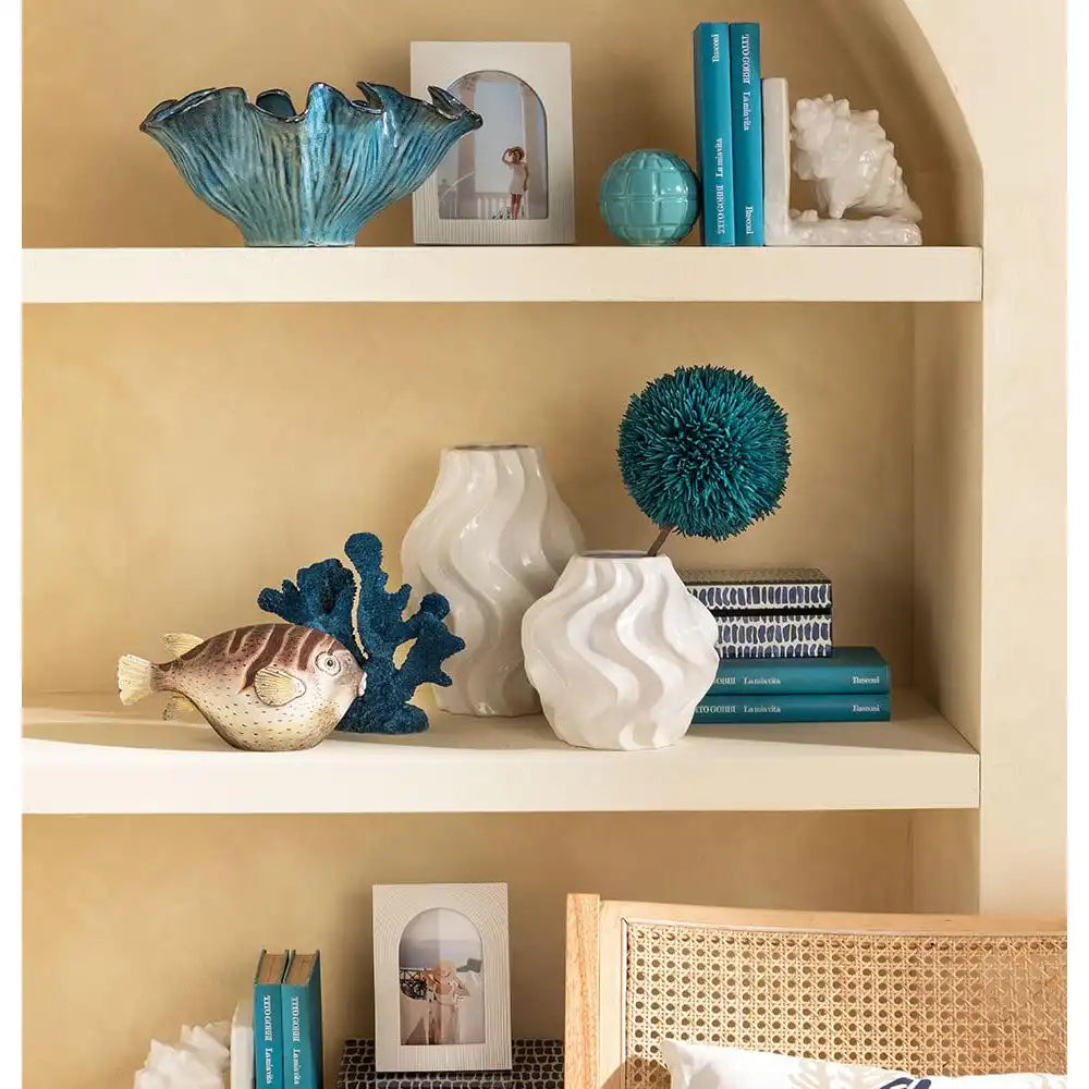 Vaso Basso Ceramica Bianco Ispirazione Onde Mediterraneo | L'Oca Nera